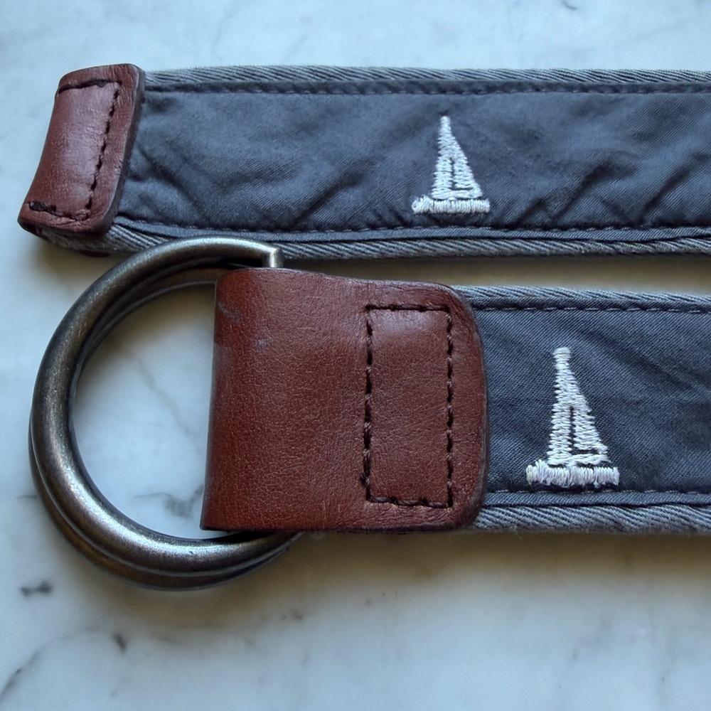 Men’s J. crew Gray and White Belt with Sailboat Embroidery